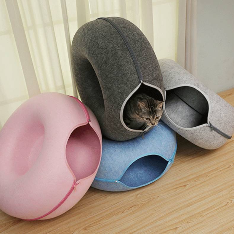 All-Season Round Felt Cat Nest