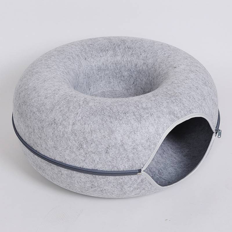 All-Season Round Felt Cat Nest